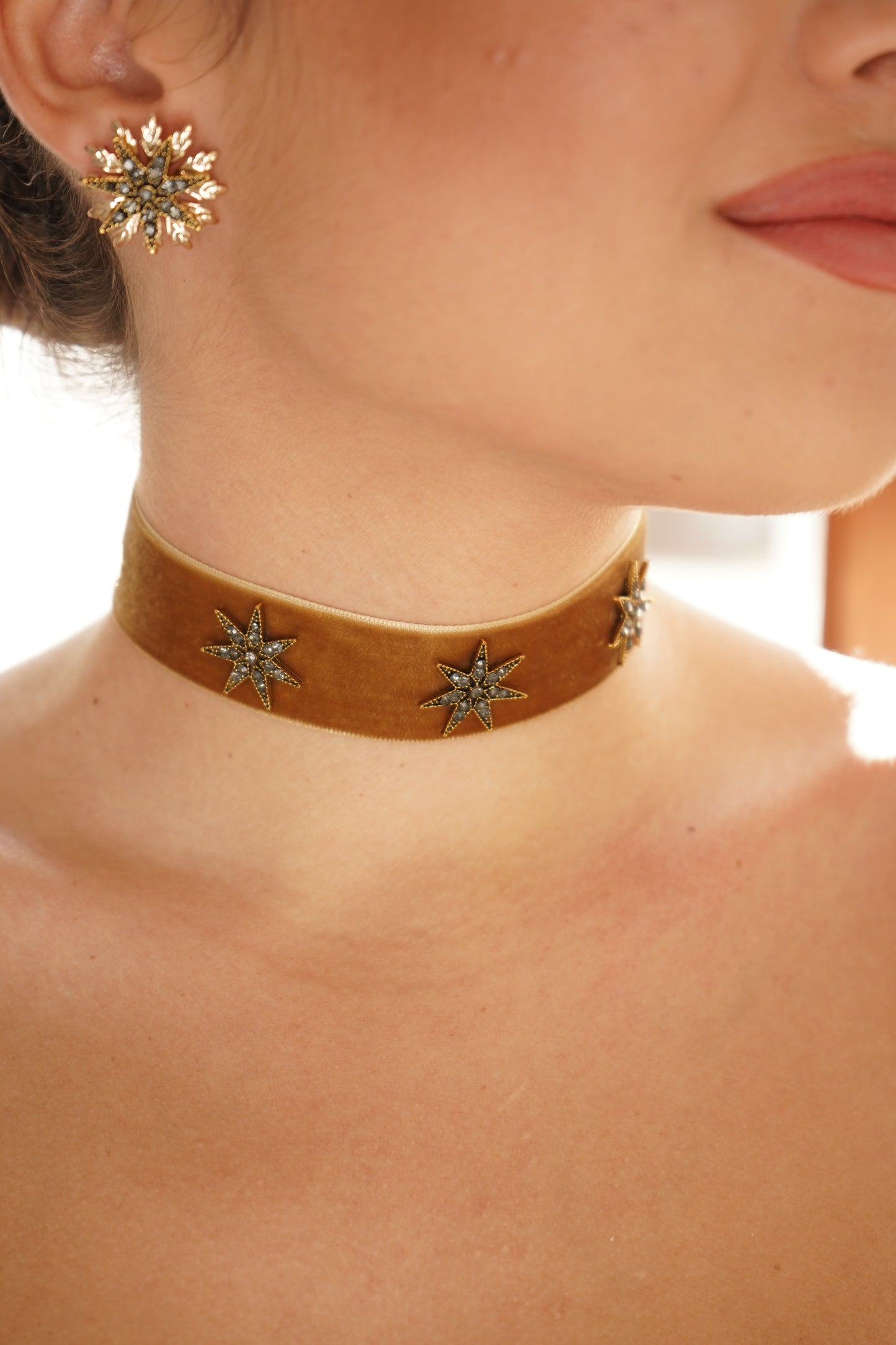 Choker Nephele